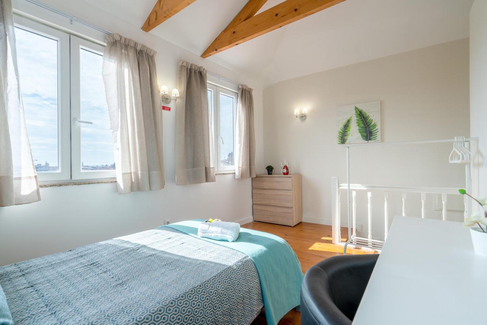 Host Wise - Sweet Bright Flats - City Center Porto Room photo