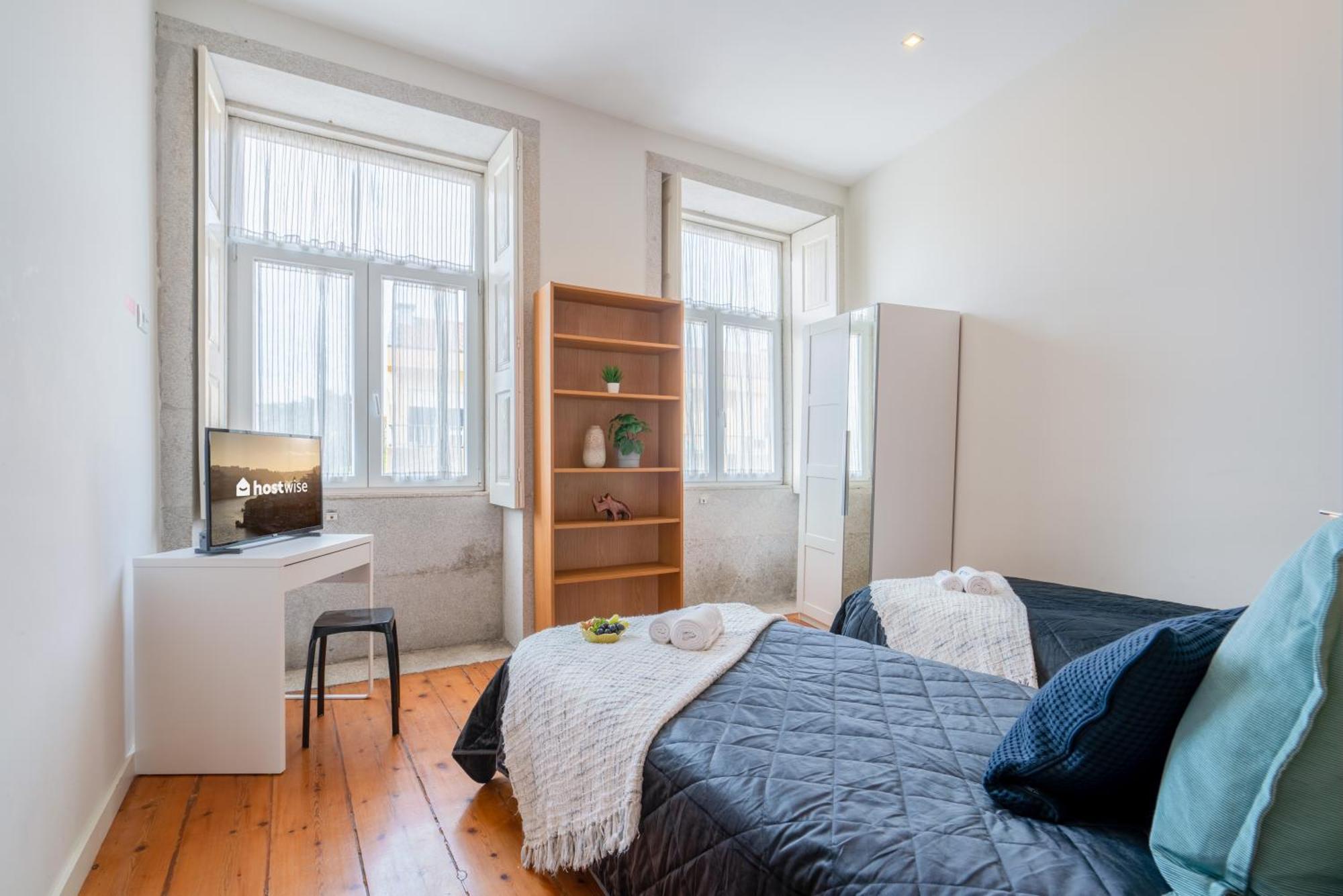 Host Wise - Sweet Bright Flats - City Center Porto Room photo