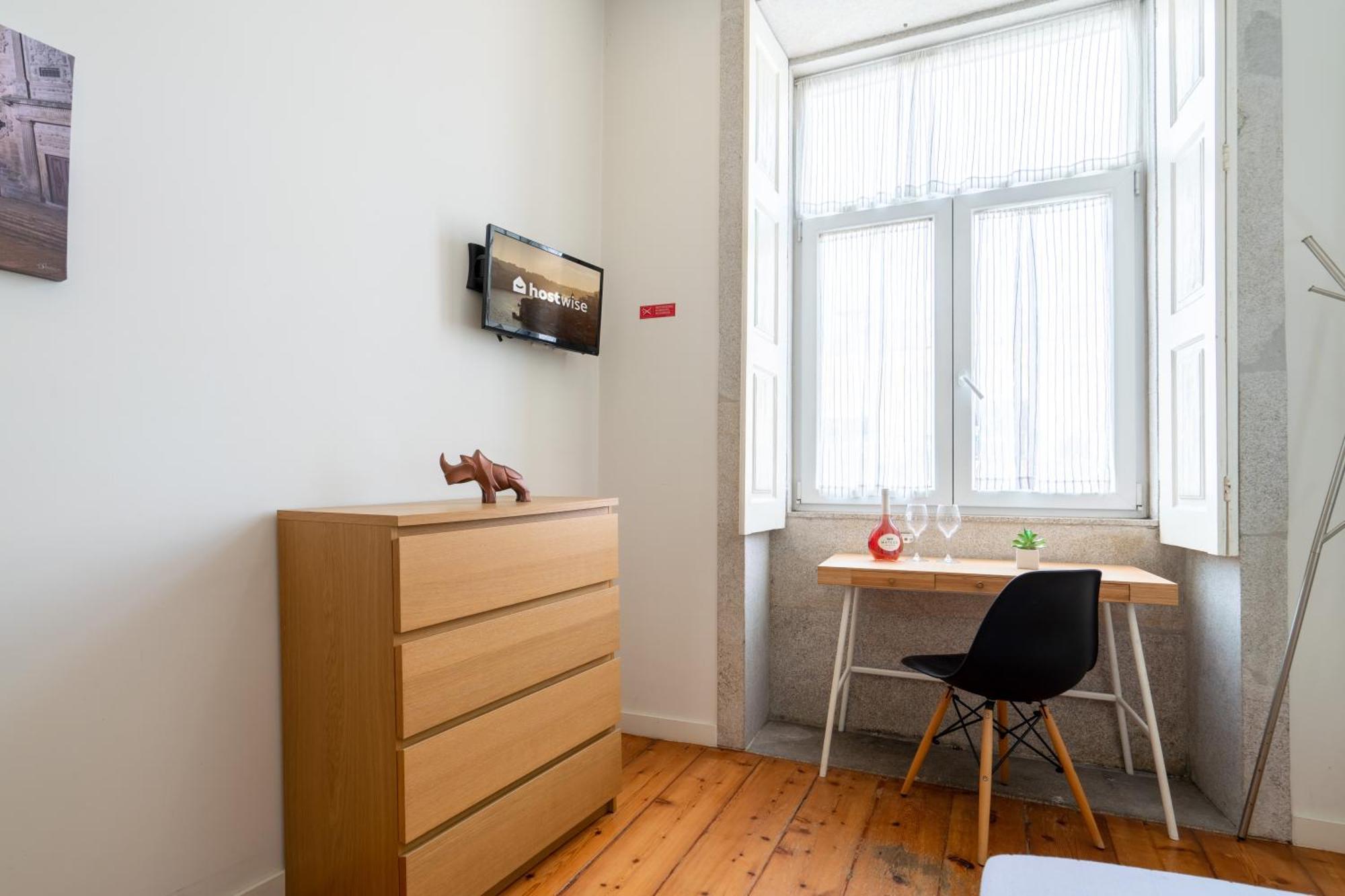 Host Wise - Sweet Bright Flats - City Center Porto Room photo